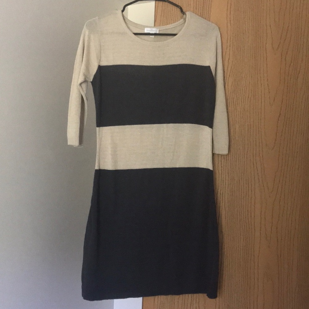 👀👀 SO cute paired with stockings! Size Small